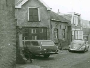 De Jakke Vanaf de kerk aan de linkerkant
